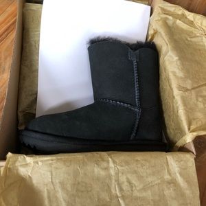 New Toddler size 10 Ugg boots